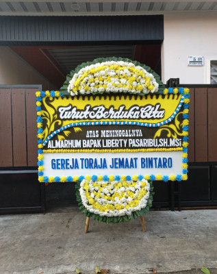 Papan Bunga Duka di Gunungmas